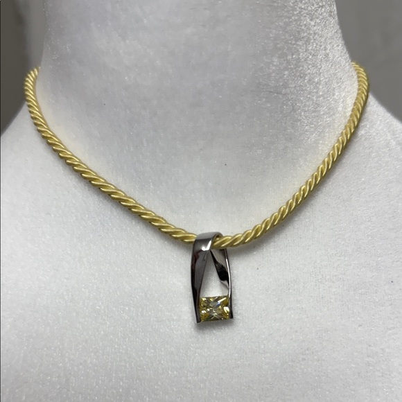 Cookie Lee Jewelry - Cookie Lee Yellow and Silver Necklace